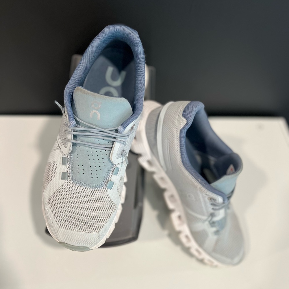 On Running Women's Cloud 5 Shoes - Surf / Cobble